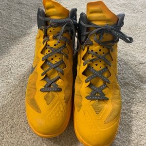 Nike Zoom Flywire Hyperenforcer Basketball Shoes